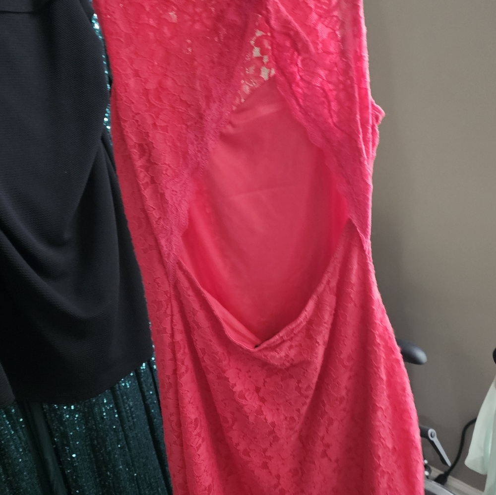 Elegant Lace Backless Coral Dress - Picture 3 of 3
